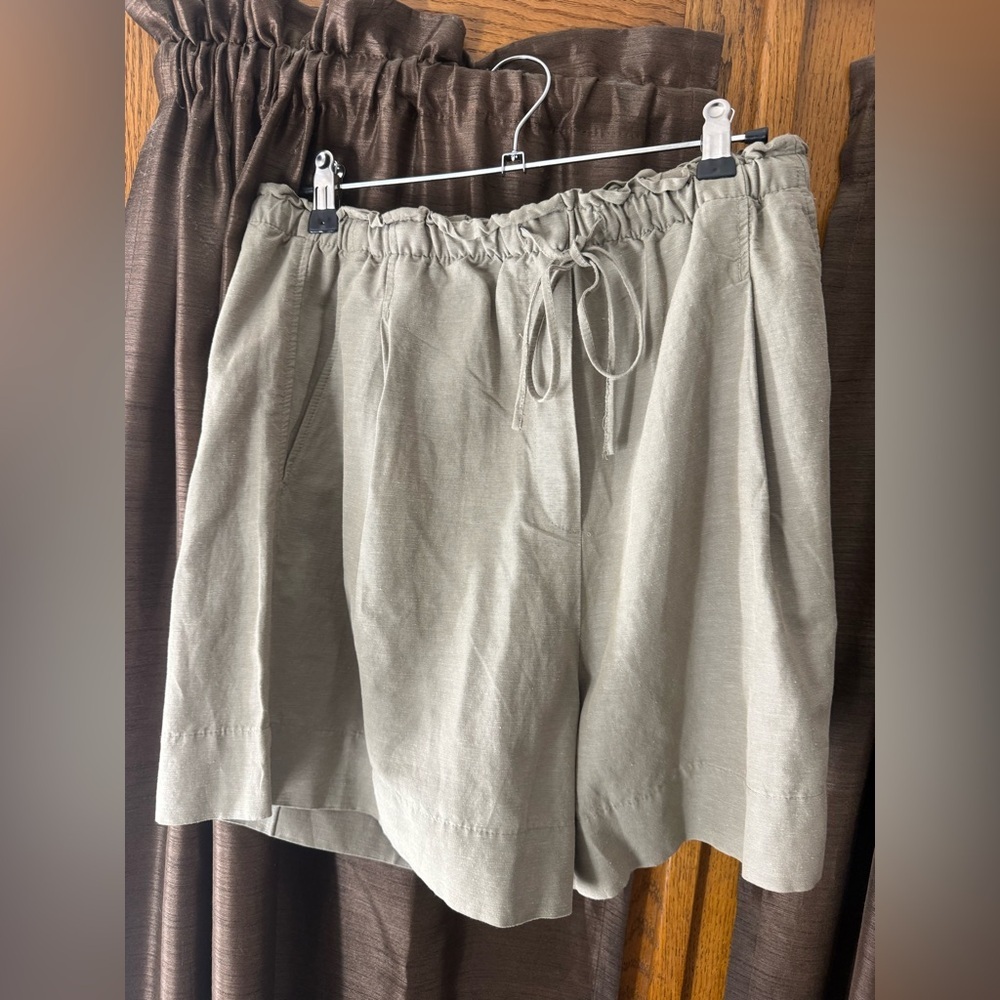 H&M Sage Green Linen Blend Cargo Shorts Size S Pull-On